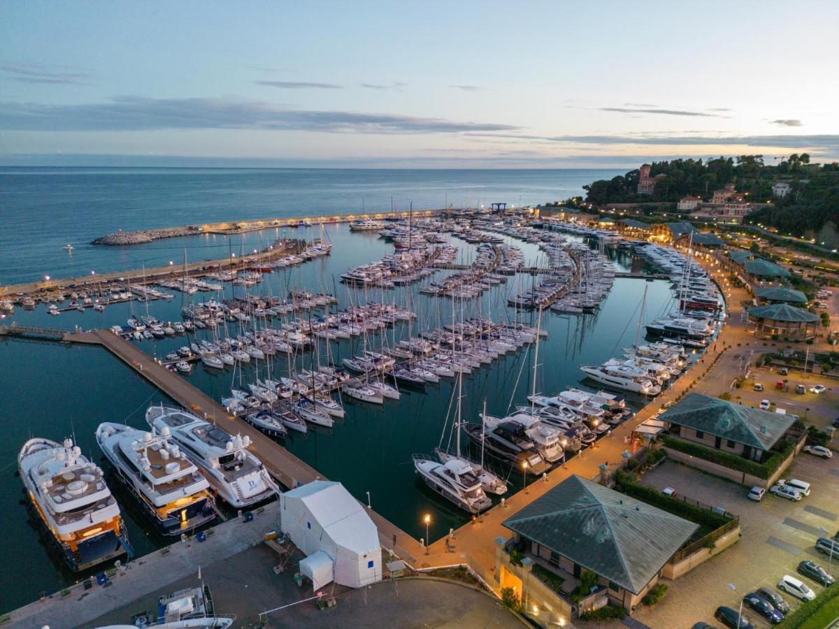Hotel Aurora Varazze Eksteriør billede